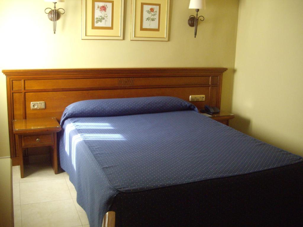 Hotel Manolo Mayo Los Palacios Y Villafranca Camera foto