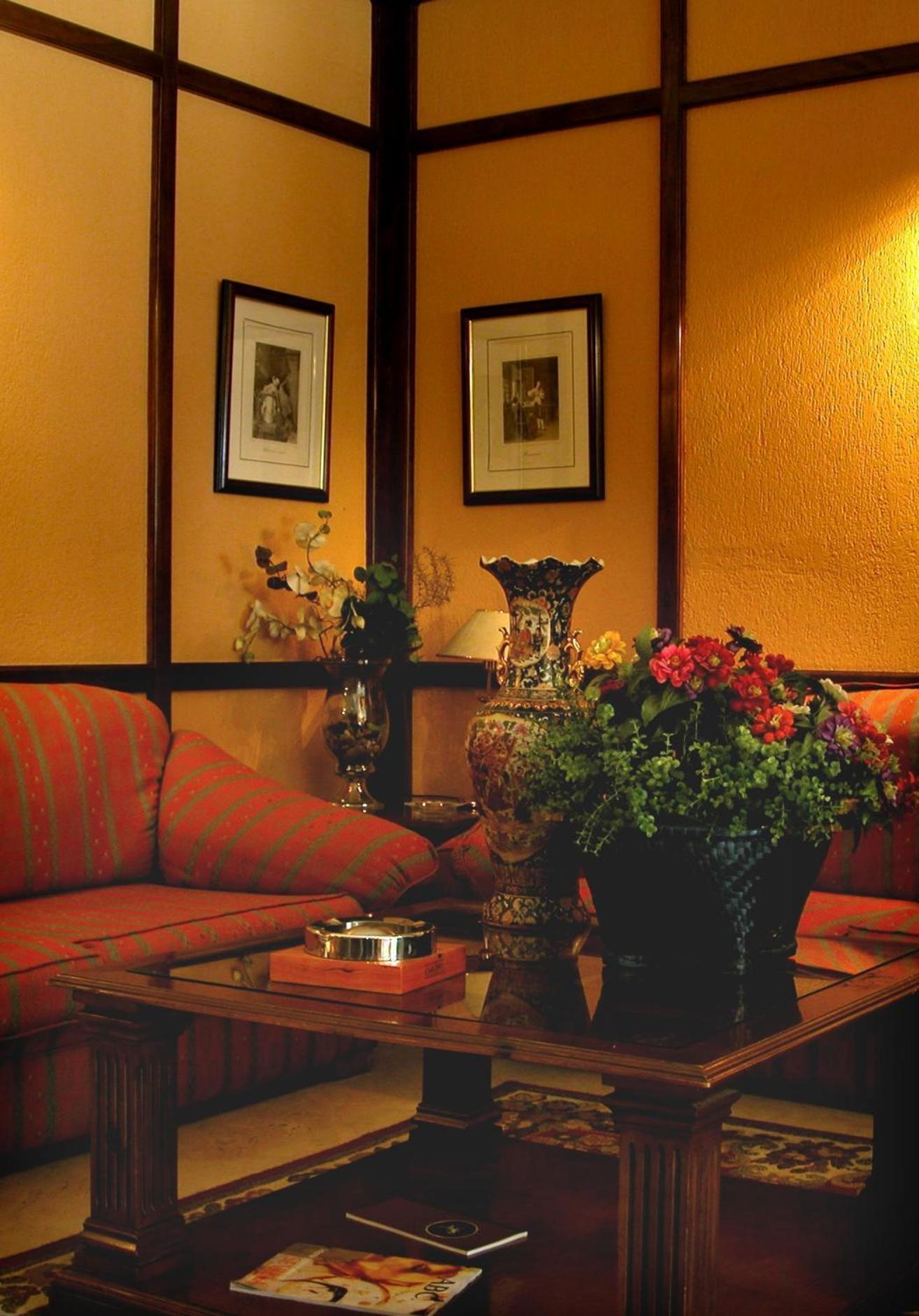 Hotel Manolo Mayo Los Palacios Y Villafranca Esterno foto