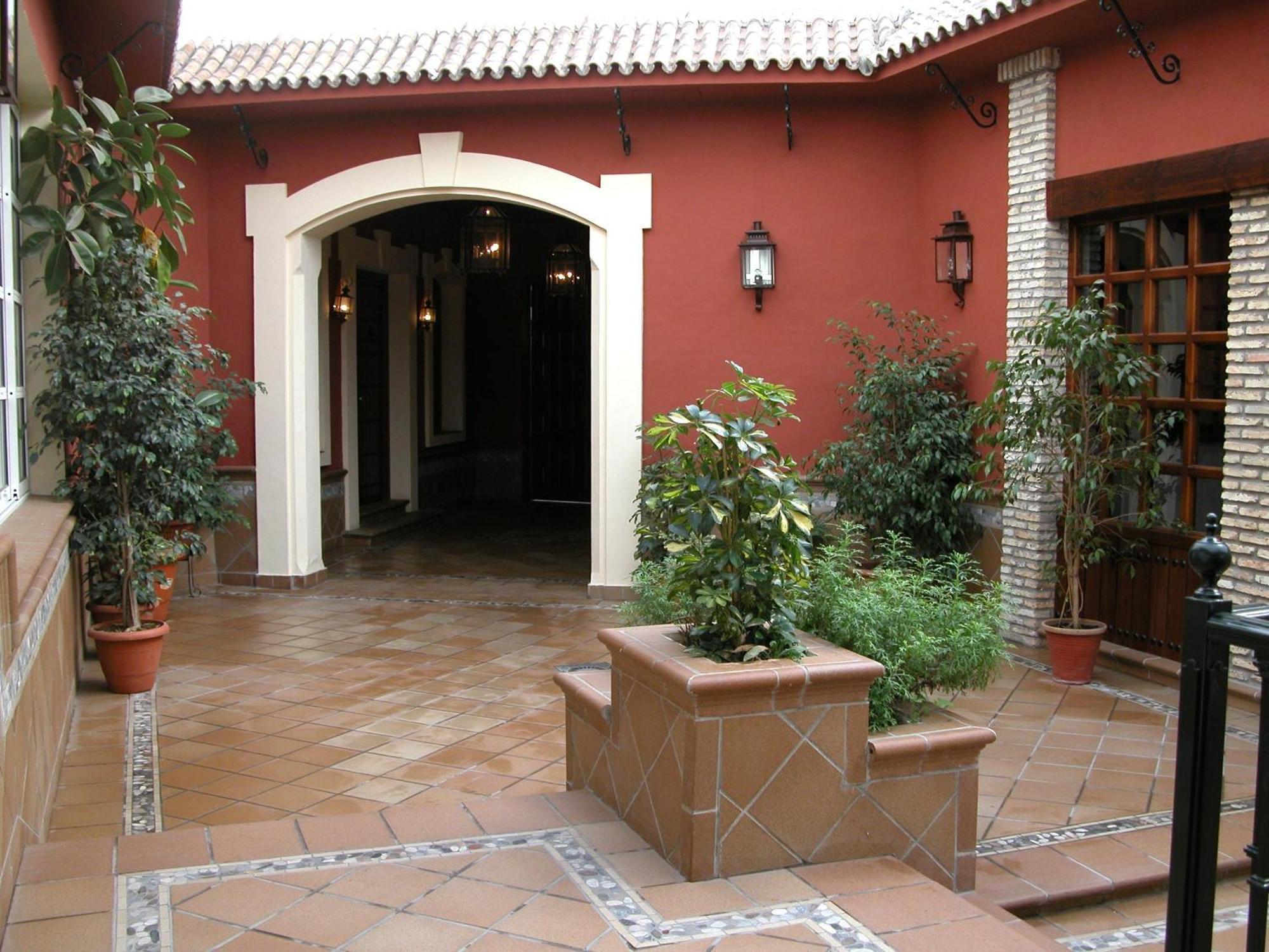 Hotel Manolo Mayo Los Palacios Y Villafranca Esterno foto